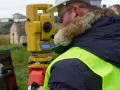 Ile kosztuje geodeta podział działki? Sprawdź ceny i ukryte opłaty