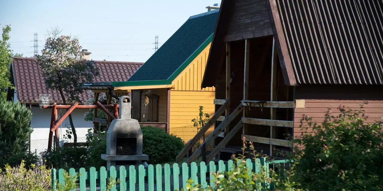 Czy można wędzić na działce ROD? Przepisy i ważne zasady do poznania