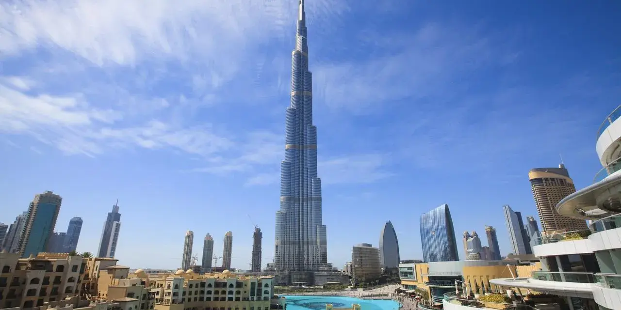 Najwyższy budynek świata ile ma metrów? Zaskakująca wysokość Burj Khalifa