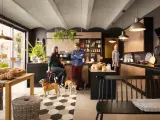 Młodzi Polacy wybierają coliving zamiast kawalerki: wspólna kuchnia, psy i towarzystwo to prawdziwe powody.