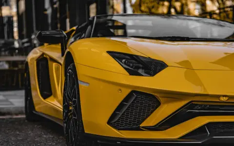 Ile kosztuje wynajem lamborghini? Ceny, które Cię zaskoczą