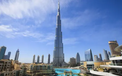 Najwyższy budynek świata ile ma metrów? Zaskakująca wysokość Burj Khalifa