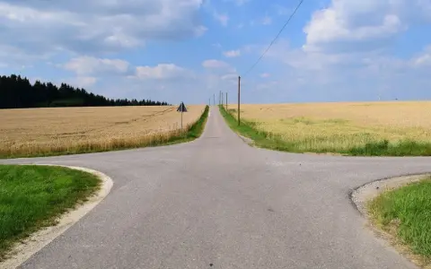 Jak sprawdzić położenie działki względem stron świata, by uniknąć błędów