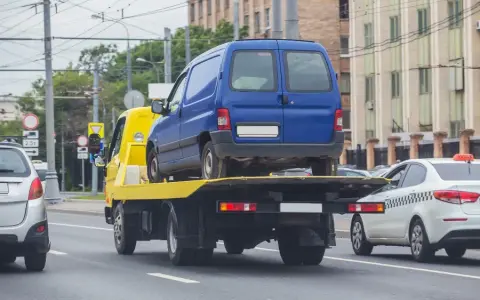 Ile kosztuje wynajem lawety? Sprawdź ceny i kluczowe czynniki