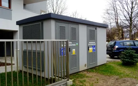 Stacja transformatorowa: budynek czy budowla? Kluczowe różnice i przepisy