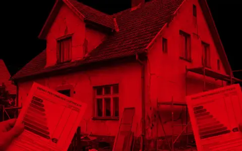 Czy domy z certyfikatem energetycznym klasy F i G będą niesprzedawalne od 2026? Na zdjęciu widać stary dom i certyfikaty energetyczne.