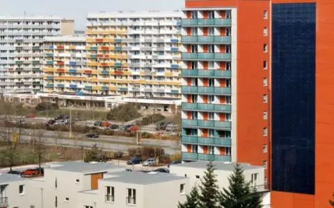 Blokowiska w różnych kolorach. Czy Twój blok trafi na listę rewitalizacji? Kto zyska na ustawie o rewitalizacji blokowisk?