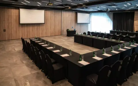 Wynajem sali konferencyjnej jaki VAT: uniknij kosztownych błędów