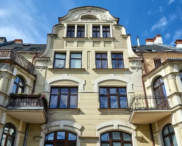 Ile kosztuje mieszkanie w starym budownictwie? Ceny, które zaskakują