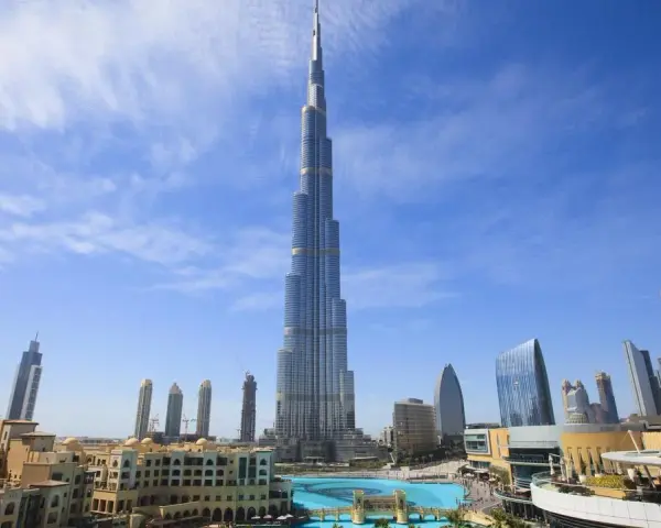 Najwyższy budynek świata ile ma metrów? Zaskakująca wysokość Burj Khalifa