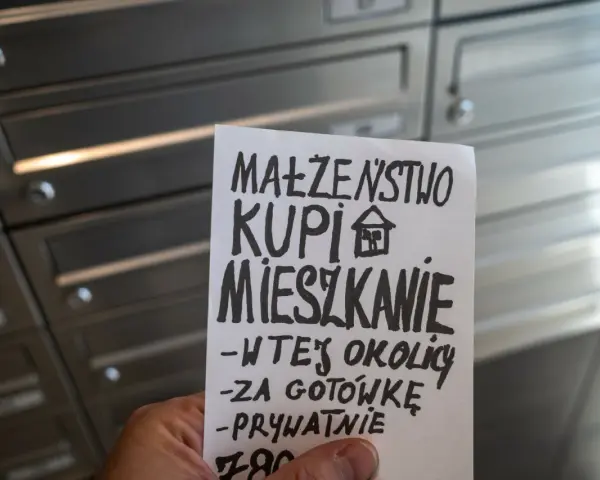 Małżeństwo kupi mieszkanie za gotówkę. Kto kontroluje rynek flipów w Polsce i czy zostanie on dodatkowo opodatkowany?