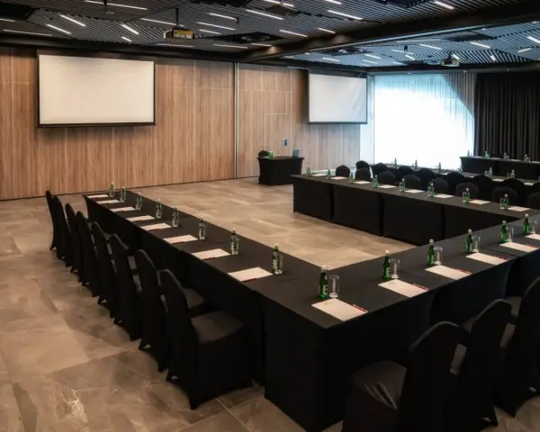 Wynajem sali konferencyjnej jaki VAT: uniknij kosztownych błędów