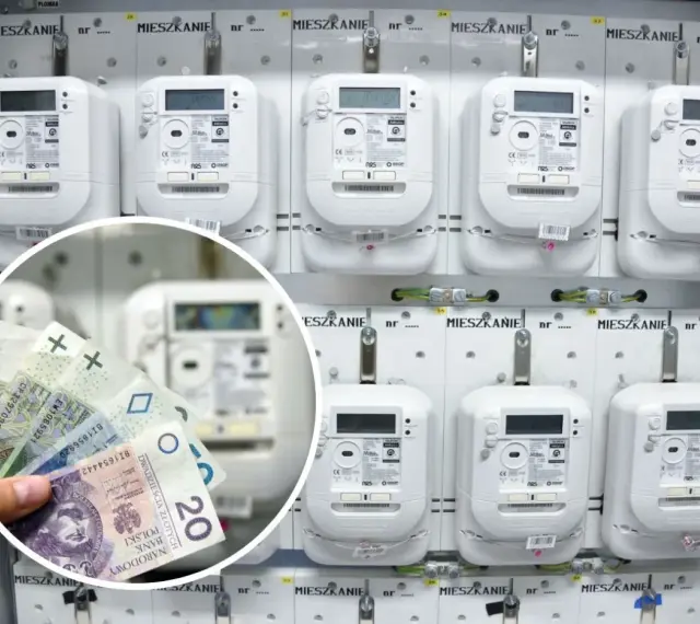Inteligentne liczniki mediów będą obowiązkowe od września 2026 r. w każdym lokalu. W tle widać rząd liczników, a na pierwszym planie polskie banknoty.