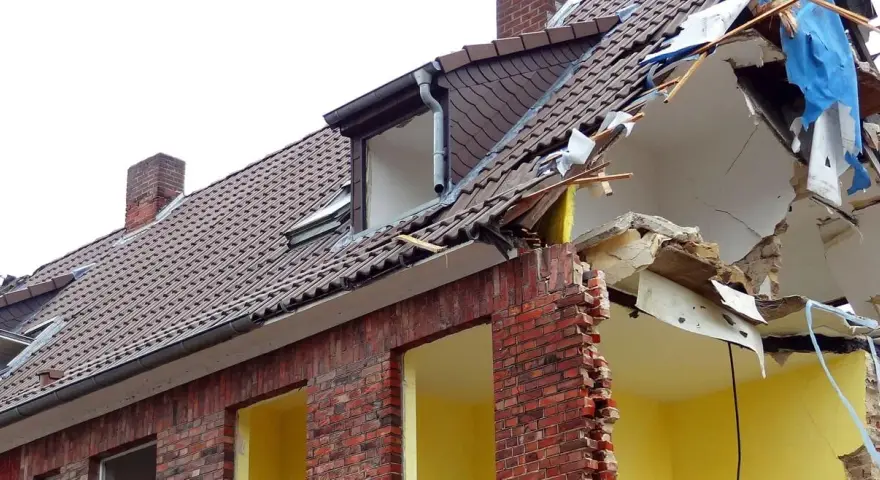Osiadanie budynku ile trwa? Poznaj kluczowe czynniki wpływające na czas