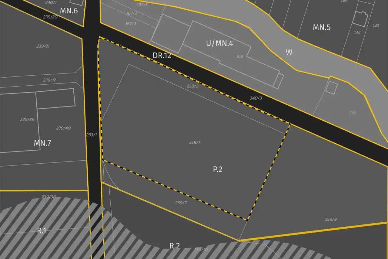 Mapa geodezyjna z oznaczeniami działek. Właściciele gruntów klasy I-III nie dostaną WZ do czasu uchwalenia planu ogólnego.