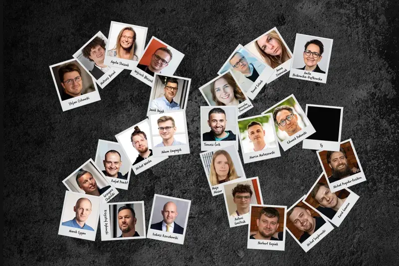 Zdjęcia młodych profesjonalistów tworzą cyfrę 26, symbolizując prawdziwą przyczynę popularności colivingu wśród nich w 2026 roku: wspólnotę i rozwój.